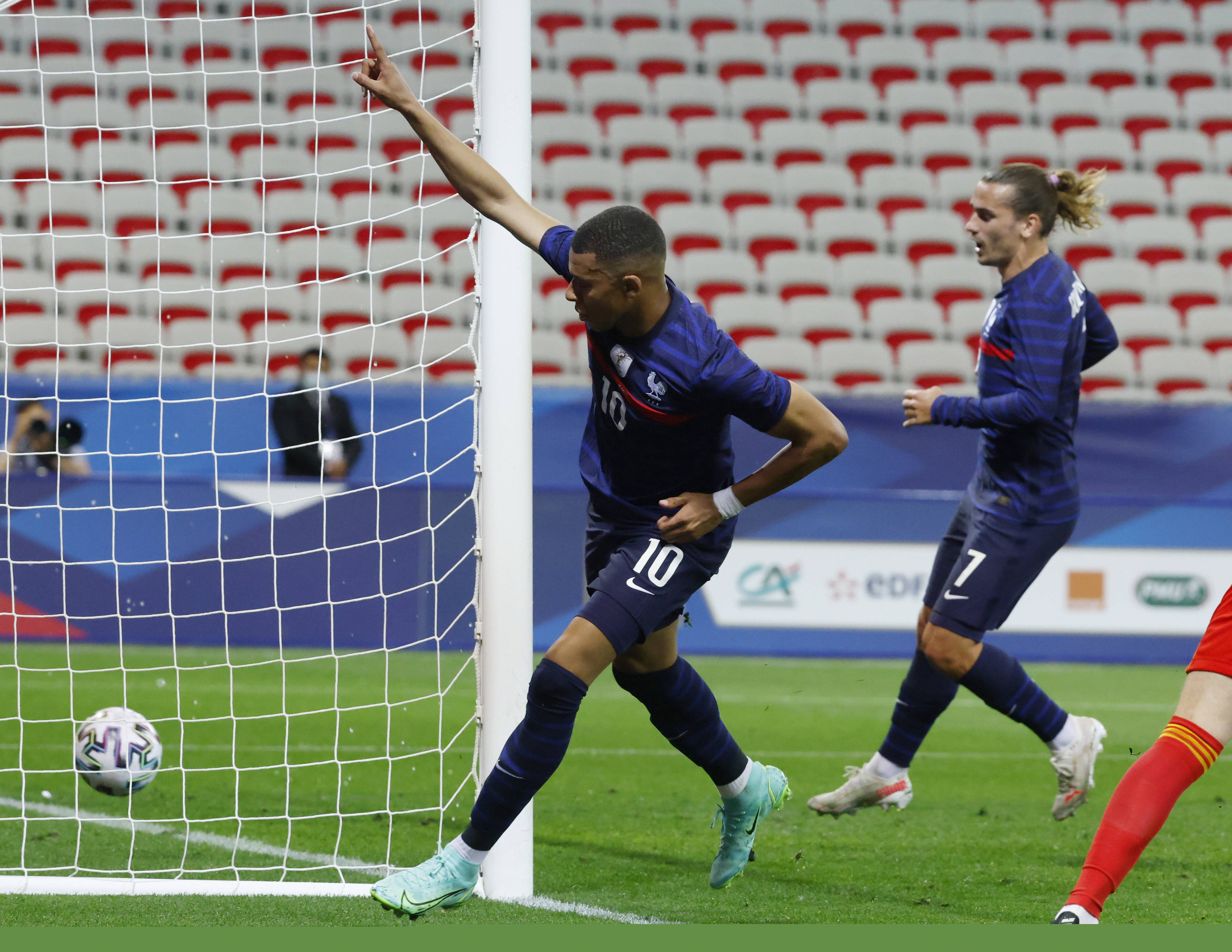 中国乒乓球队全力备战多哈冠军赛