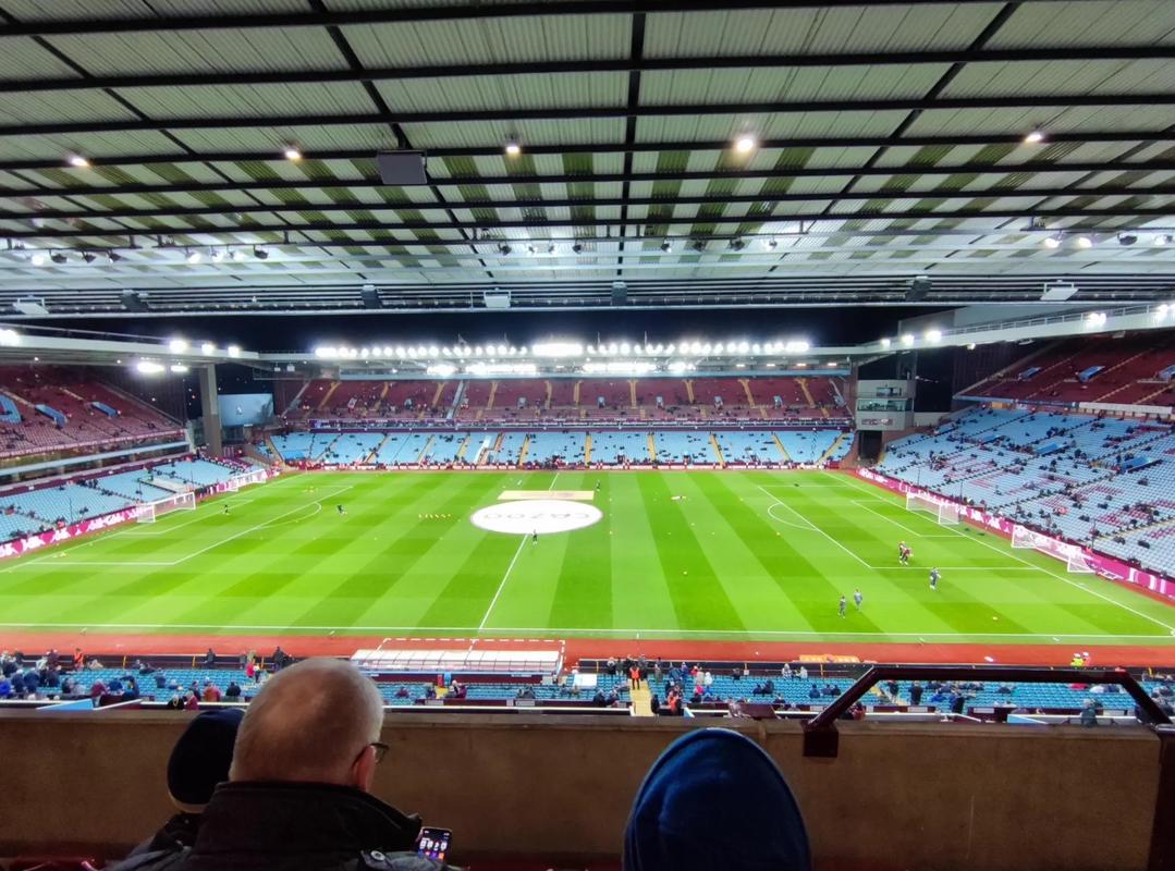 进步神速，独行侠克莱·汤普森在库珀·弗拉格状态火热时送上鲜花